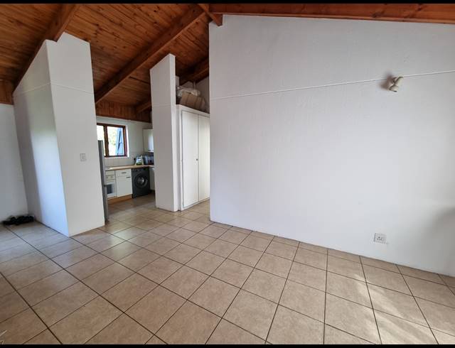 1 BEDROOM APARTMENT RENTED IN PETERVALE